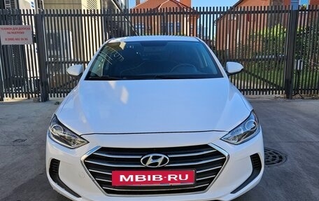 Hyundai Elantra VI рестайлинг, 2017 год, 990 000 рублей, 2 фотография