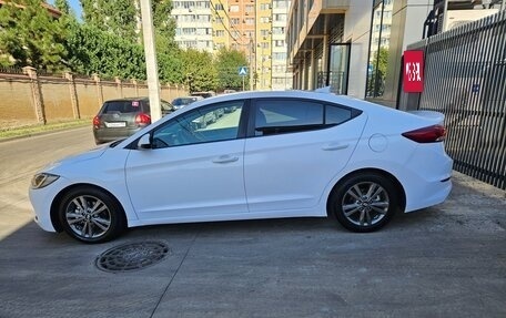 Hyundai Elantra VI рестайлинг, 2017 год, 990 000 рублей, 5 фотография