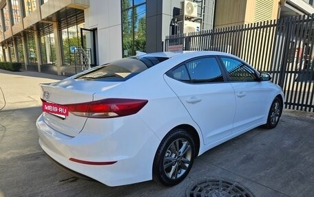 Hyundai Elantra VI рестайлинг, 2017 год, 990 000 рублей, 7 фотография