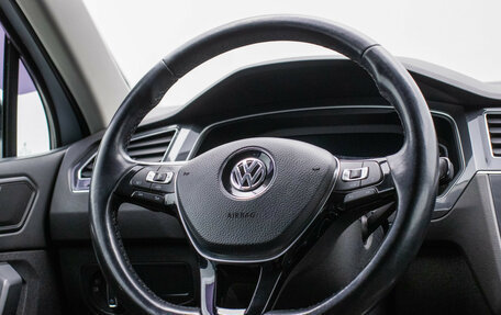 Volkswagen Tiguan II, 2019 год, 2 545 000 рублей, 15 фотография