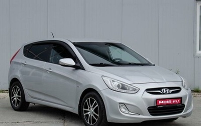 Hyundai Solaris II рестайлинг, 2013 год, 990 000 рублей, 1 фотография