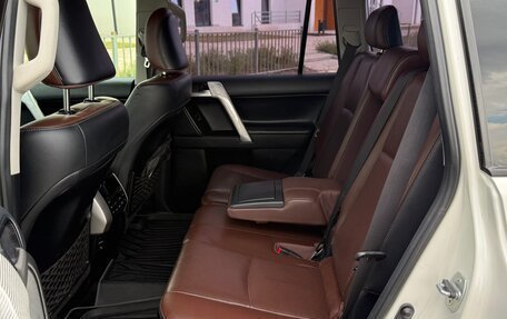Toyota Land Cruiser Prado 150 рестайлинг 2, 2019 год, 6 250 000 рублей, 6 фотография
