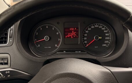 Volkswagen Polo VI (EU Market), 2011 год, 720 000 рублей, 5 фотография