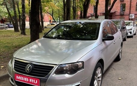 Volkswagen Passat B6, 2005 год, 550 000 рублей, 1 фотография