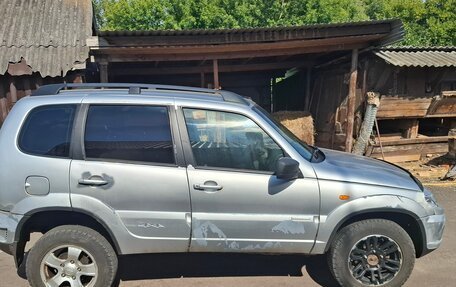 Chevrolet Niva I рестайлинг, 2010 год, 200 000 рублей, 4 фотография