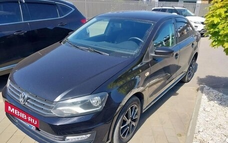 Volkswagen Polo VI (EU Market), 2015 год, 950 000 рублей, 2 фотография