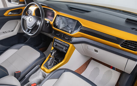 Volkswagen T-Cross I, 2020 год, 1 899 000 рублей, 19 фотография