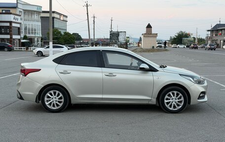 Hyundai Solaris II рестайлинг, 2018 год, 830 000 рублей, 3 фотография