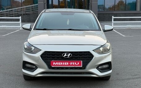Hyundai Solaris II рестайлинг, 2018 год, 830 000 рублей, 1 фотография