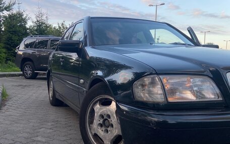 Mercedes-Benz C-Класс, 1998 год, 450 000 рублей, 2 фотография