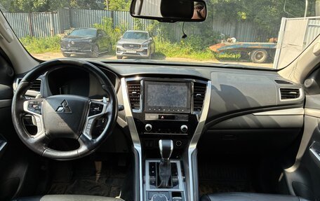 Mitsubishi Pajero Sport III рестайлинг, 2021 год, 2 620 000 рублей, 7 фотография