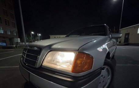 Mercedes-Benz C-Класс, 1995 год, 490 000 рублей, 3 фотография