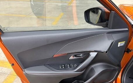 Peugeot 2008 II, 2022 год, 1 199 750 рублей, 4 фотография