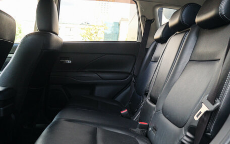 Mitsubishi Outlander III рестайлинг 3, 2013 год, 1 960 000 рублей, 8 фотография