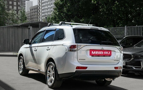Mitsubishi Outlander III рестайлинг 3, 2013 год, 1 960 000 рублей, 6 фотография