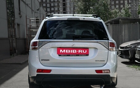 Mitsubishi Outlander III рестайлинг 3, 2013 год, 1 960 000 рублей, 5 фотография