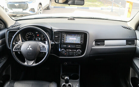 Mitsubishi Outlander III рестайлинг 3, 2013 год, 1 960 000 рублей, 9 фотография