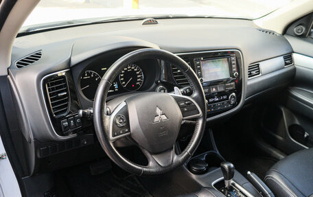 Mitsubishi Outlander III рестайлинг 3, 2013 год, 1 960 000 рублей, 11 фотография