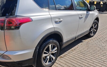 Toyota RAV4, 2017 год, 2 000 000 рублей, 3 фотография
