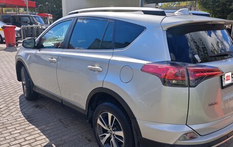 Toyota RAV4, 2017 год, 2 000 000 рублей, 5 фотография
