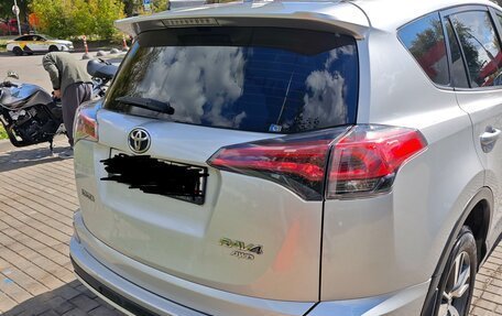 Toyota RAV4, 2017 год, 2 000 000 рублей, 6 фотография