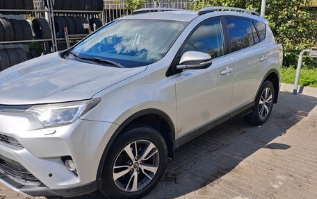 Toyota RAV4, 2017 год, 2 000 000 рублей, 8 фотография