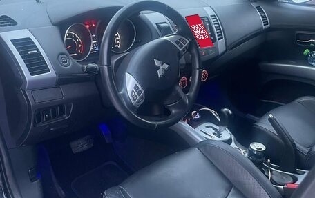 Mitsubishi Outlander III рестайлинг 3, 2012 год, 1 690 000 рублей, 12 фотография