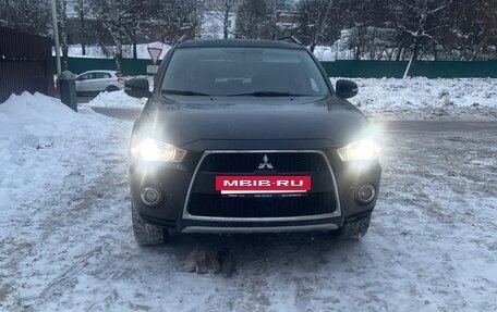 Mitsubishi Outlander III рестайлинг 3, 2012 год, 1 690 000 рублей, 3 фотография