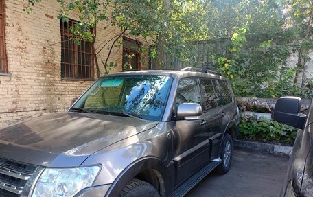 Mitsubishi Pajero IV, 2012 год, 1 890 000 рублей, 2 фотография