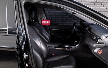 Toyota Camry, 2018 год, 2 450 000 рублей, 11 фотография