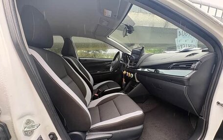 Toyota Yaris XP150 рестайлинг, 2022 год, 1 341 296 рублей, 8 фотография
