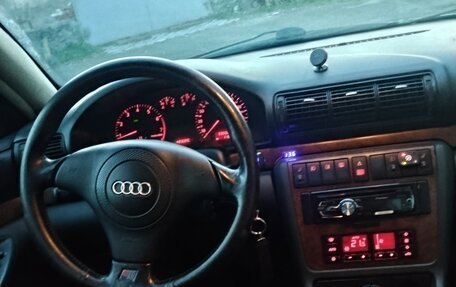 Audi A4, 1998 год, 400 000 рублей, 9 фотография
