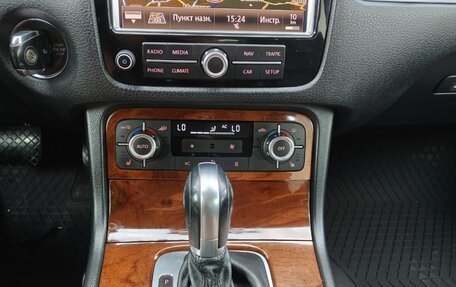 Volkswagen Touareg III, 2010 год, 2 120 000 рублей, 11 фотография