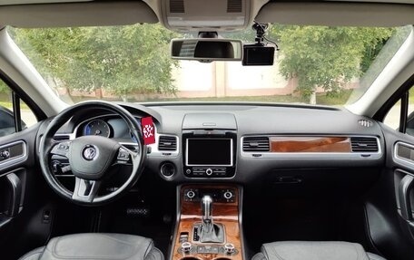 Volkswagen Touareg III, 2010 год, 2 120 000 рублей, 10 фотография