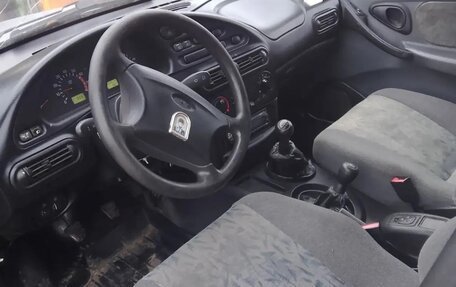 Chevrolet Niva I рестайлинг, 2004 год, 250 000 рублей, 5 фотография