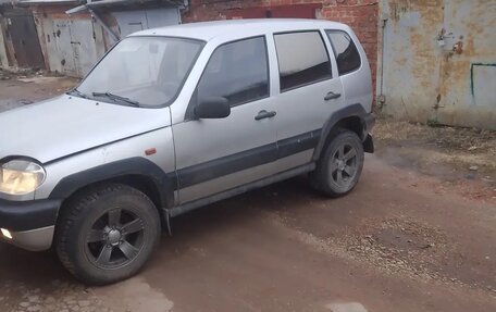 Chevrolet Niva I рестайлинг, 2004 год, 250 000 рублей, 2 фотография