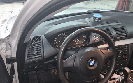 BMW 1 серия, 2011 год, 750 000 рублей, 7 фотография