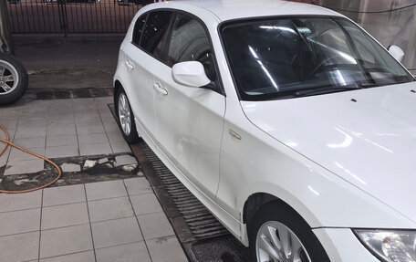 BMW 1 серия, 2011 год, 750 000 рублей, 3 фотография