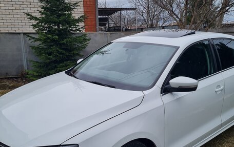 Volkswagen Jetta VI, 2017 год, 1 490 000 рублей, 2 фотография