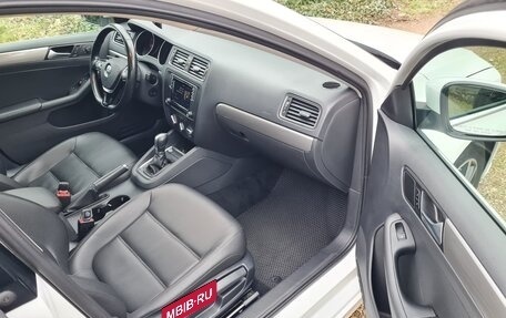 Volkswagen Jetta VI, 2017 год, 1 490 000 рублей, 6 фотография