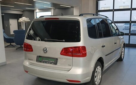 Volkswagen Touran III, 2012 год, 970 000 рублей, 4 фотография