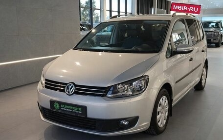 Volkswagen Touran III, 2012 год, 970 000 рублей, 3 фотография