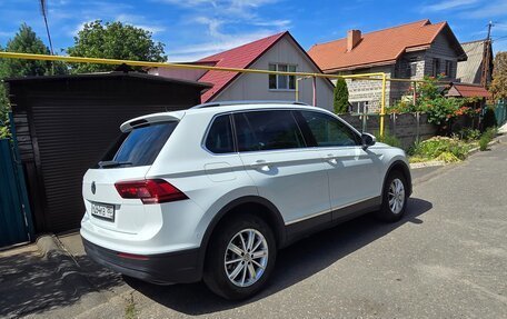 Volkswagen Tiguan II, 2019 год, 2 400 000 рублей, 5 фотография