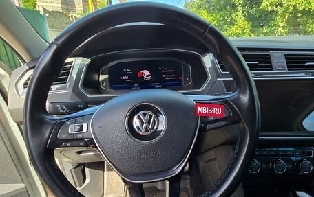 Volkswagen Tiguan II, 2019 год, 2 400 000 рублей, 25 фотография