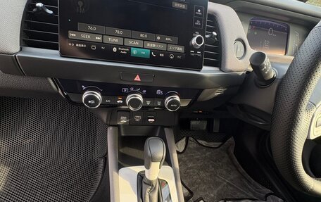 Honda Fit, 2021 год, 1 800 000 рублей, 26 фотография