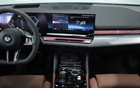 BMW 5 серия, 2024 год, 8 200 000 рублей, 6 фотография
