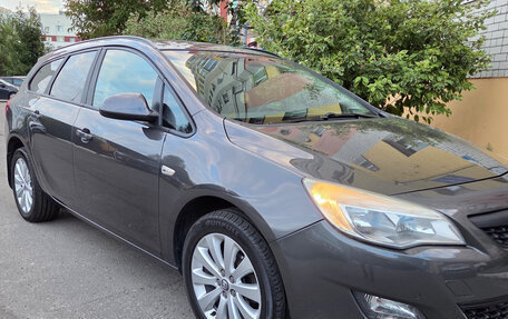 Opel Astra J, 2011 год, 599 000 рублей, 19 фотография