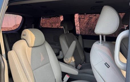 KIA Carnival III, 2020 год, 3 200 000 рублей, 10 фотография