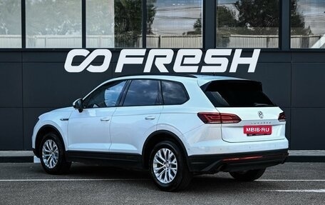 Volkswagen Touareg III, 2019 год, 3 999 000 рублей, 2 фотография