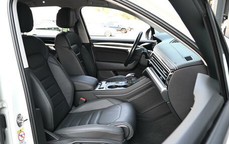 Volkswagen Touareg III, 2019 год, 3 999 000 рублей, 8 фотография